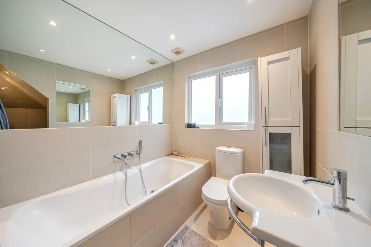 Clements Road, Chorleywood, WD3, photo 12