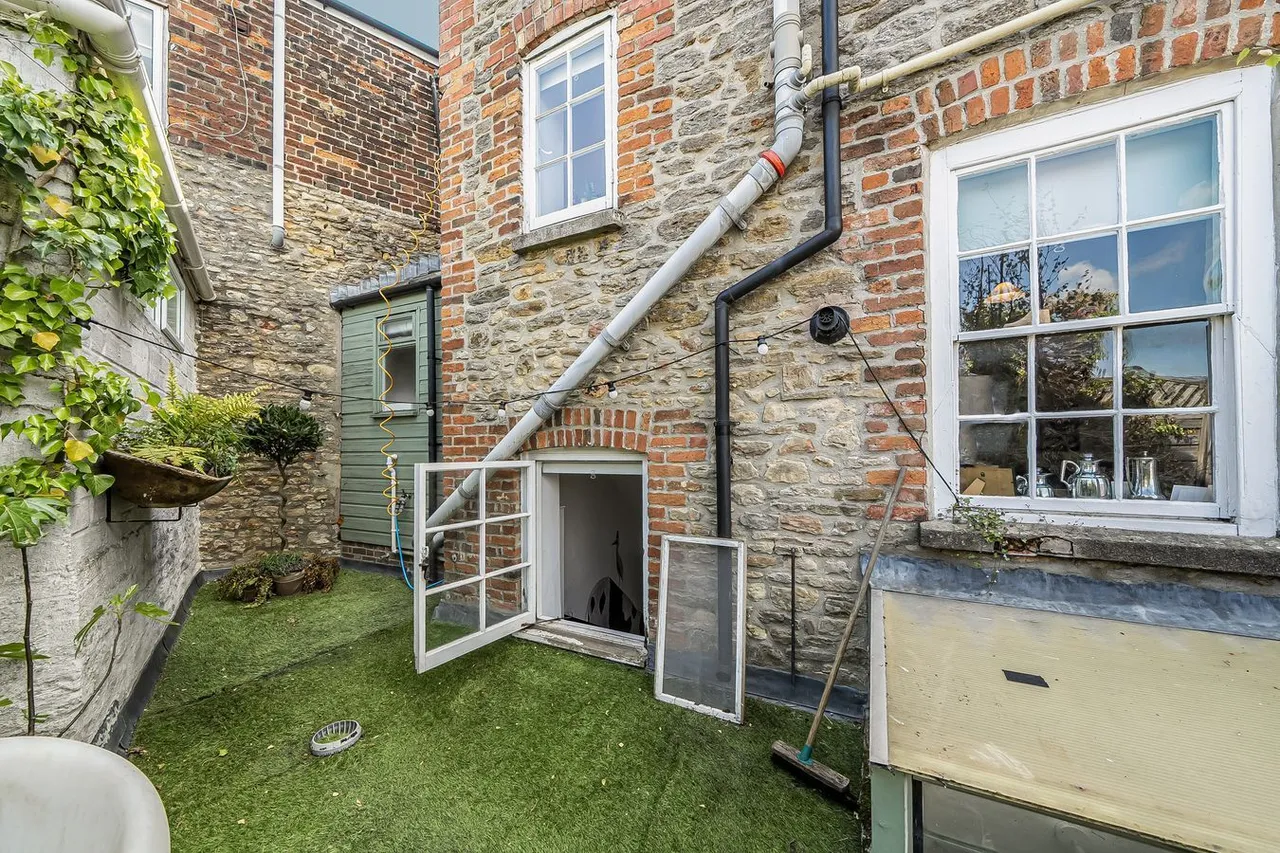 Market Place, Wincanton, BA9, photo 24