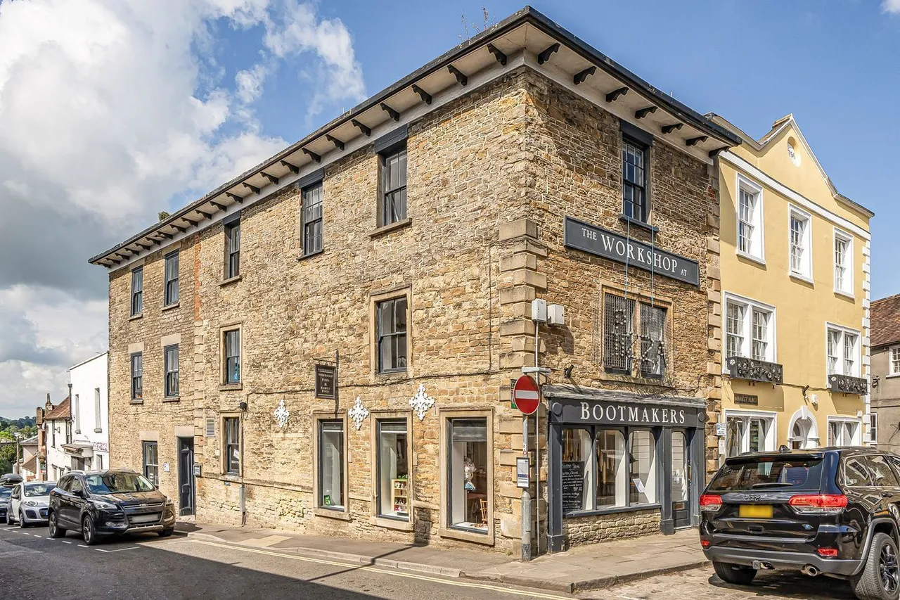 4 bed house for sale, Market Place, Wincanton, BA9