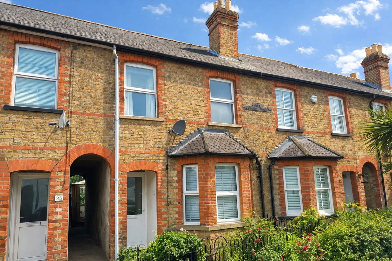 5 bed house for sale, Albert Road, Englefield GreenSurrey Egham, TW20