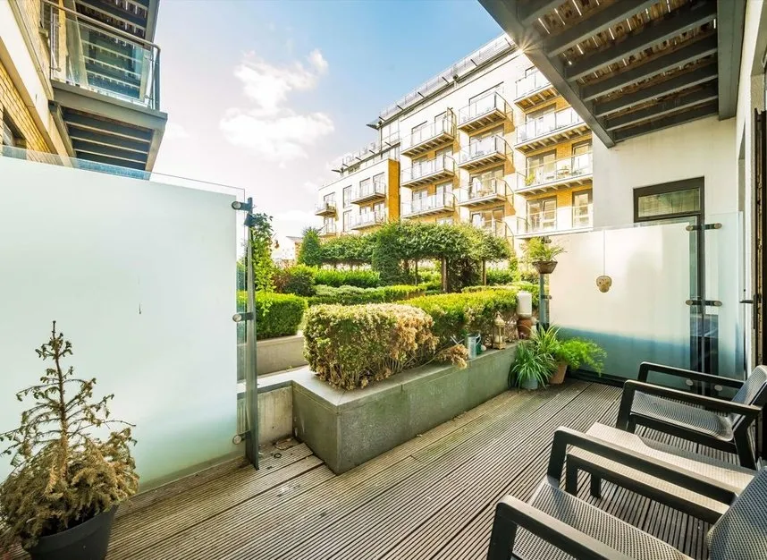 Kew Bridge Road, Brentford, TW8, photo 5