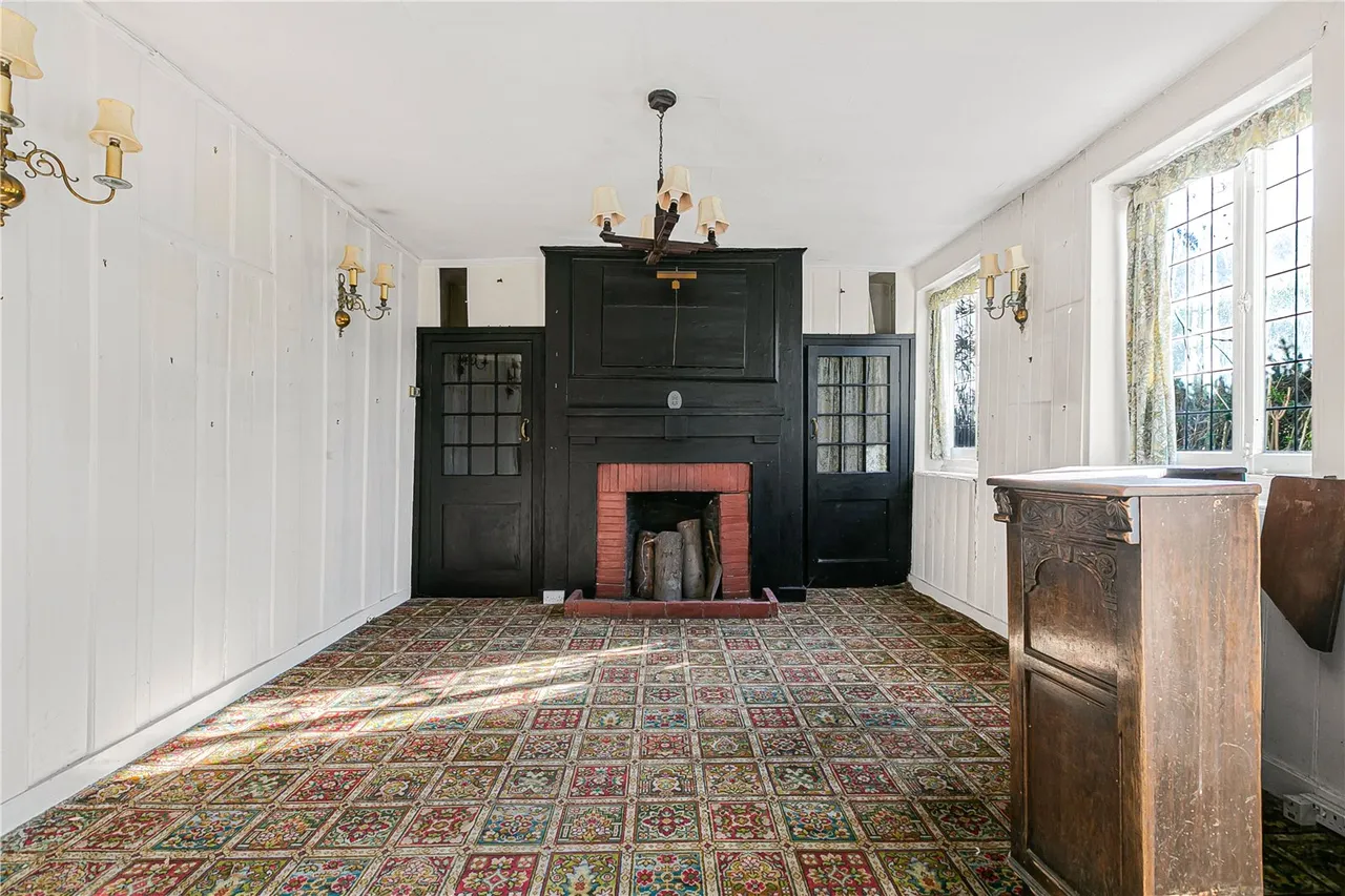 High Street, Teddington, TW11, photo 6