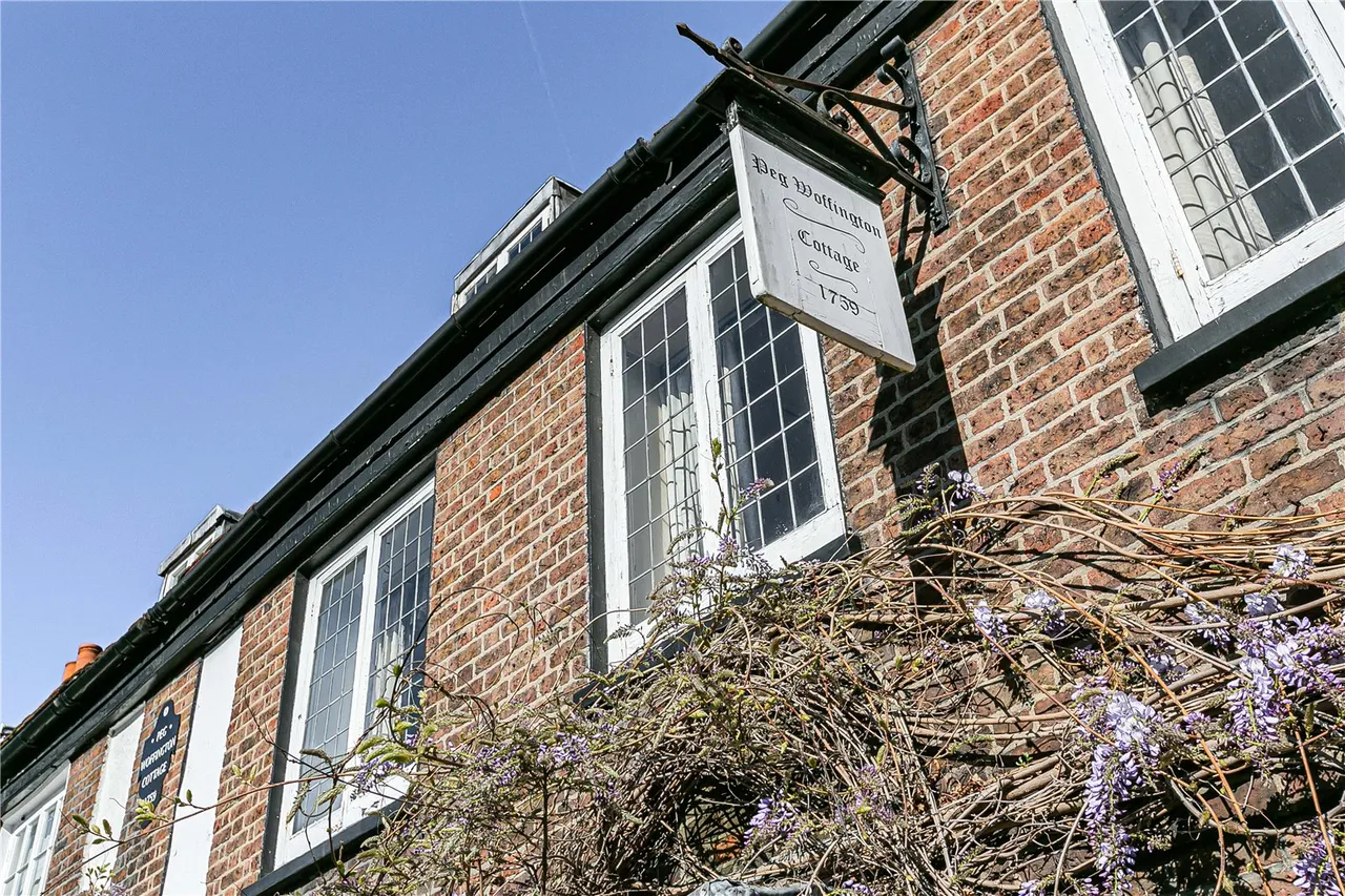 High Street, Teddington, TW11, photo 23