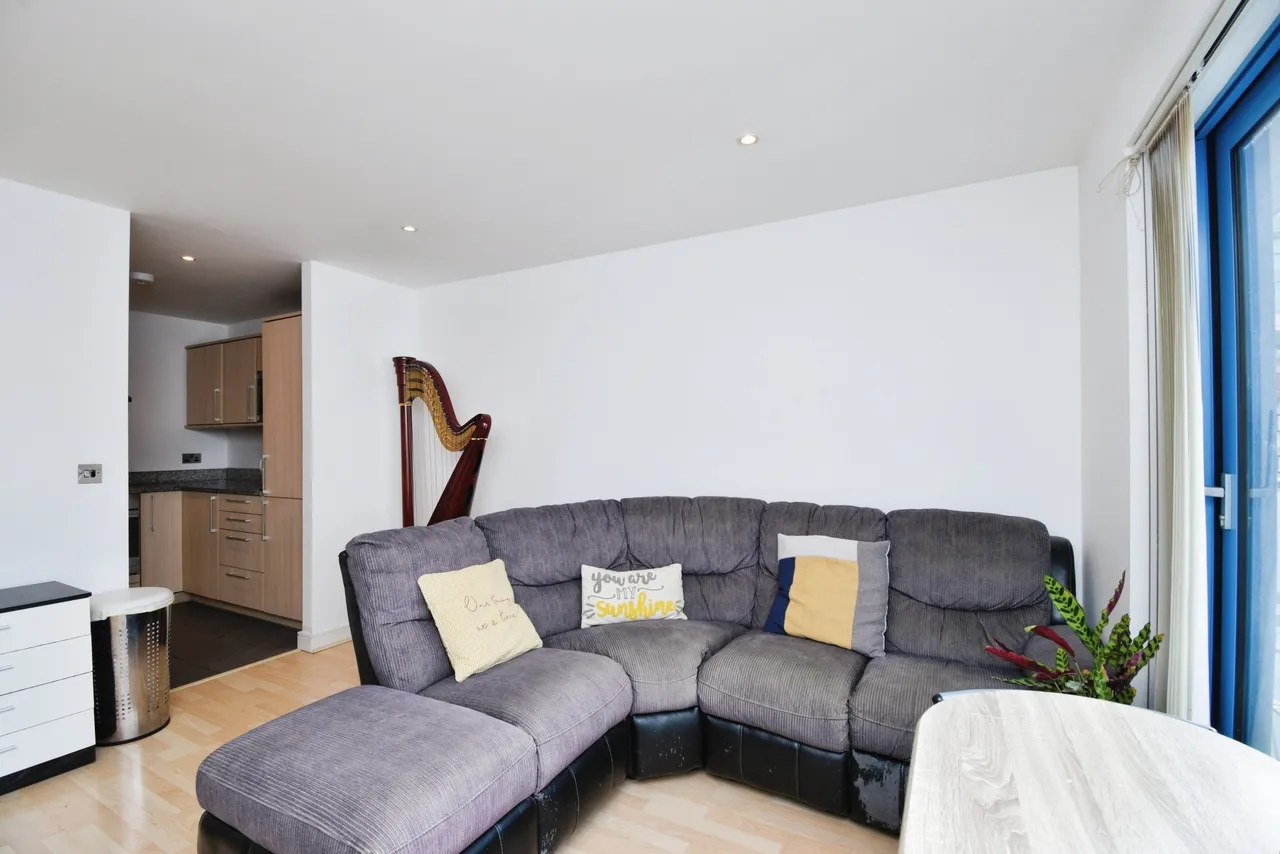 Western Gateway, London, E16, photo 6