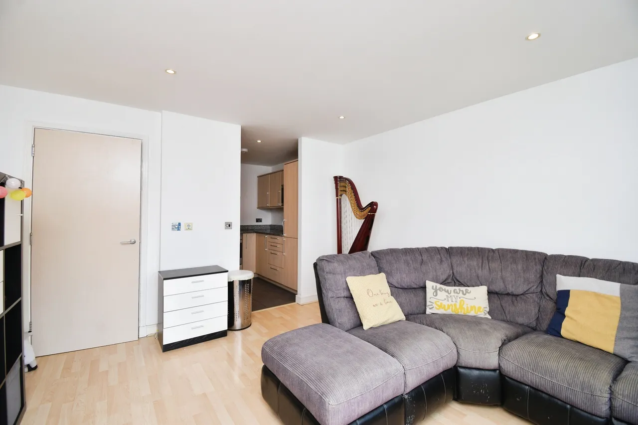 Western Gateway, London, E16, photo 5