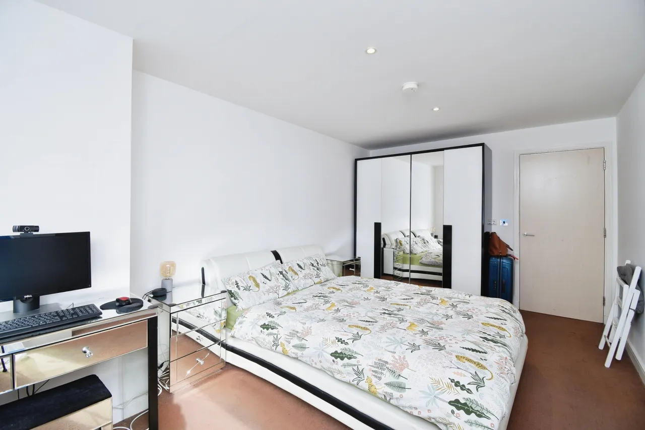 Western Gateway, London, E16, photo 9