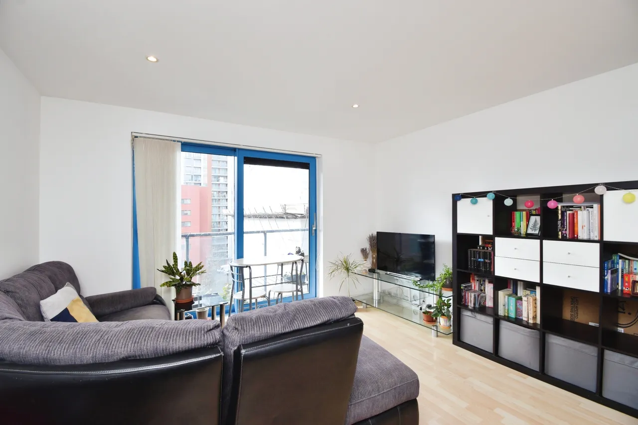 Western Gateway, London, E16, photo 7
