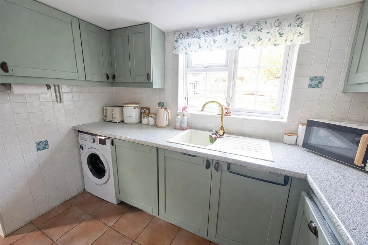 New Road, Ridgewood, Uckfield, East Sussex, TN22 5TE, photo 5
