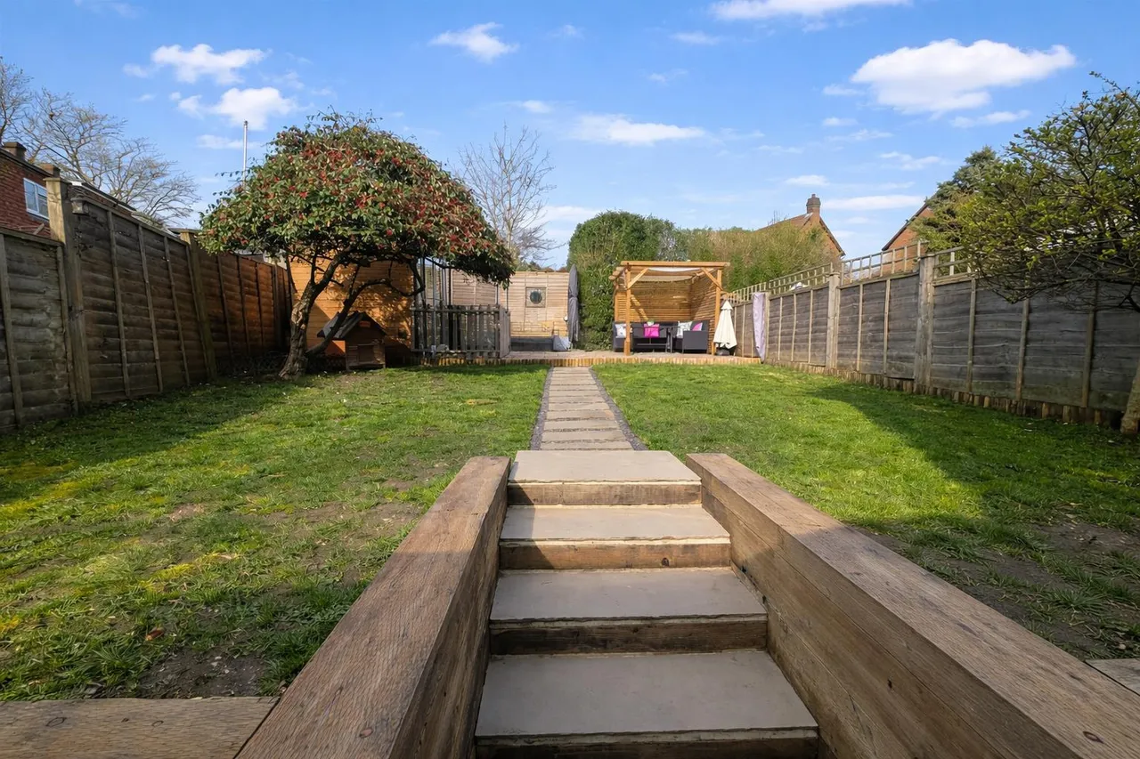 New Road, Ridgewood, Uckfield, East Sussex, TN22 5TE, photo 2