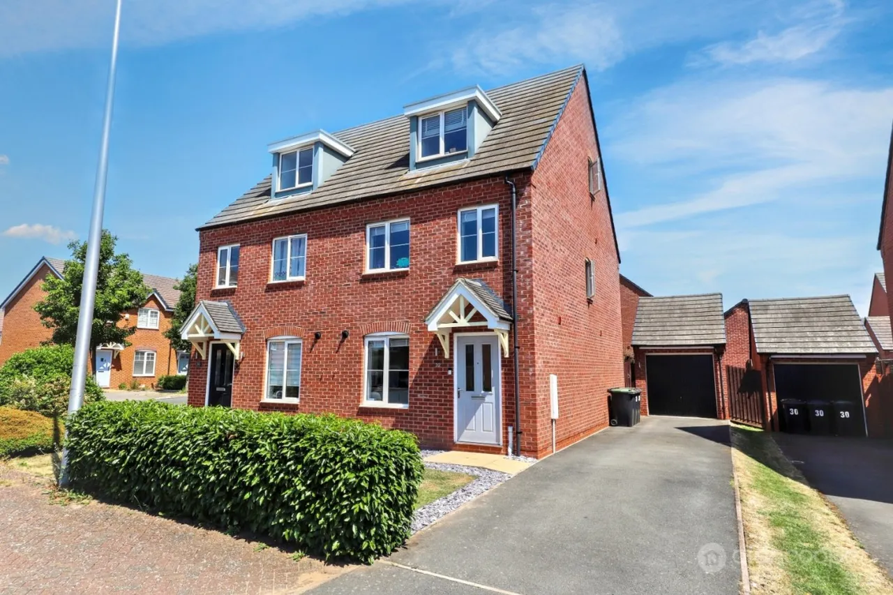 3 bed house for sale, Lower Farm Way, Weddington, CV10