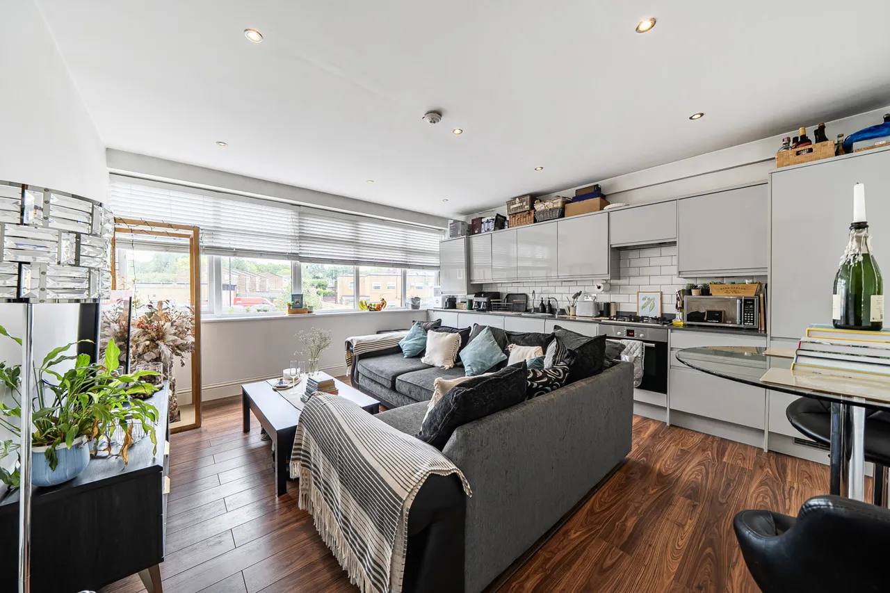 Breakspear Road, HA4, photo 5