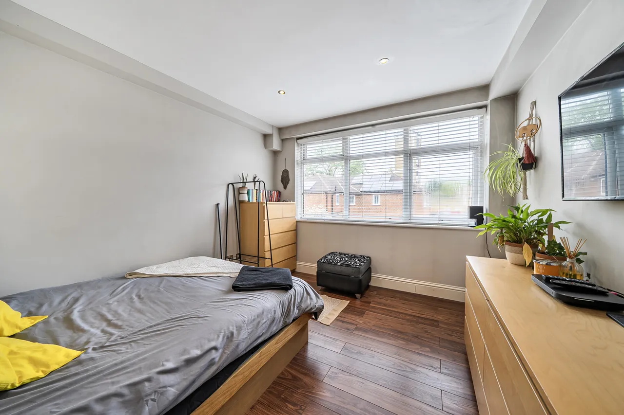 Breakspear Road, HA4, photo 14
