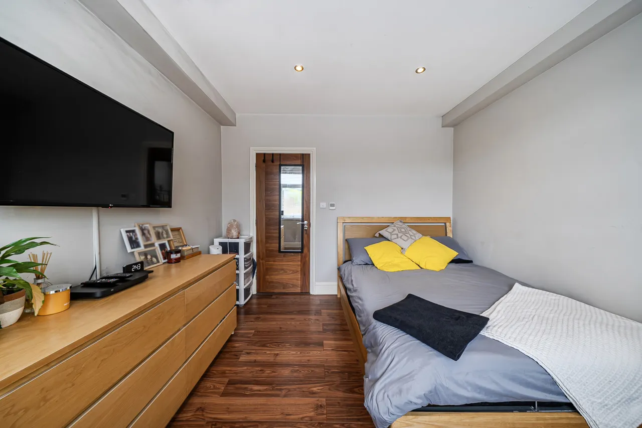 Breakspear Road, HA4, photo 12