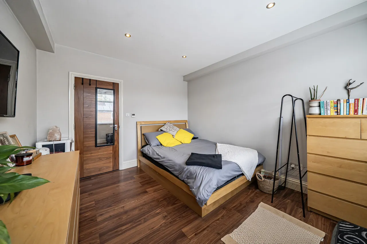 Breakspear Road, HA4, photo 8