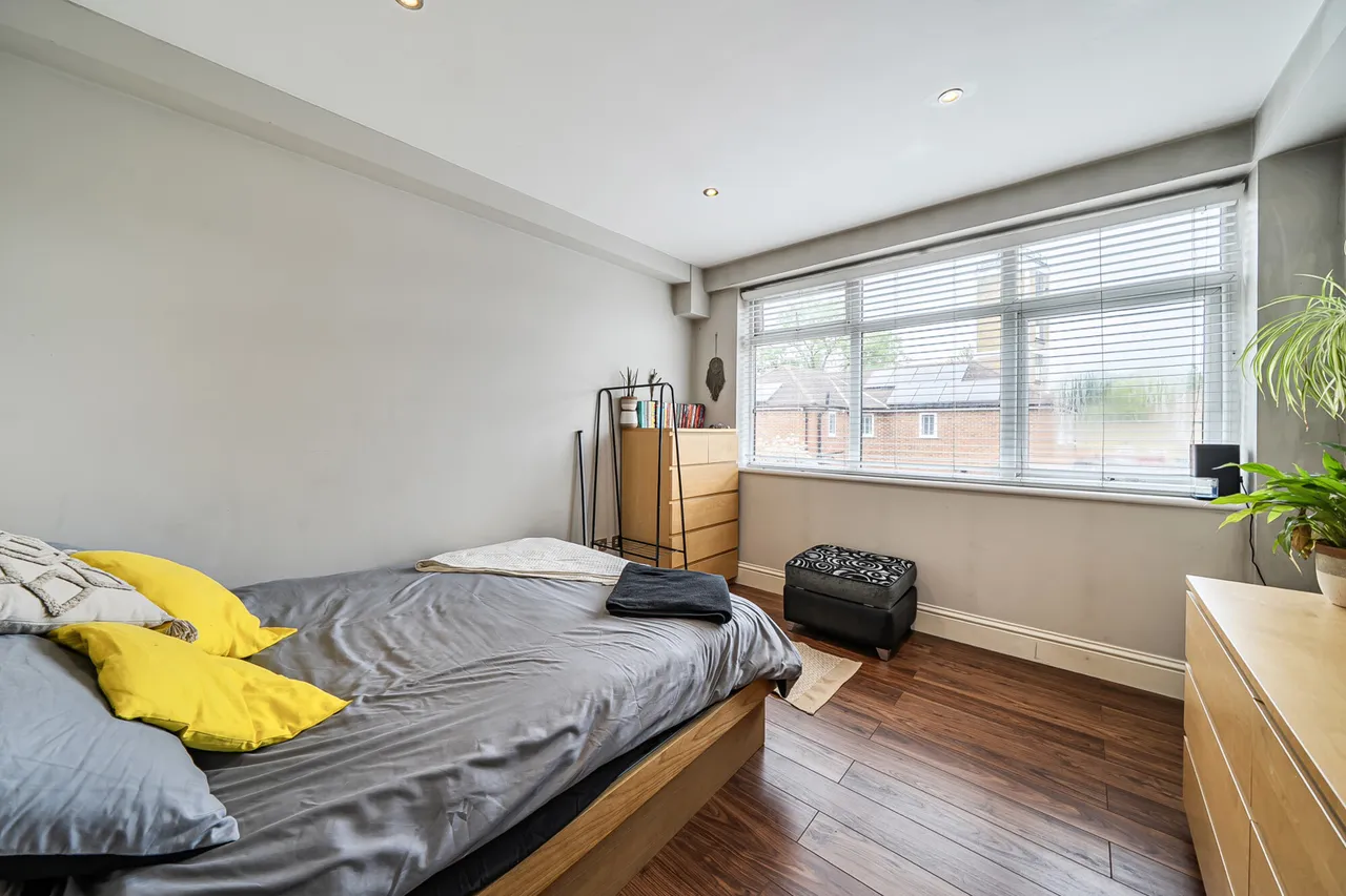 Breakspear Road, HA4, photo 15