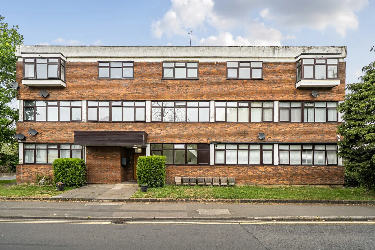 Breakspear Road, HA4, photo 16