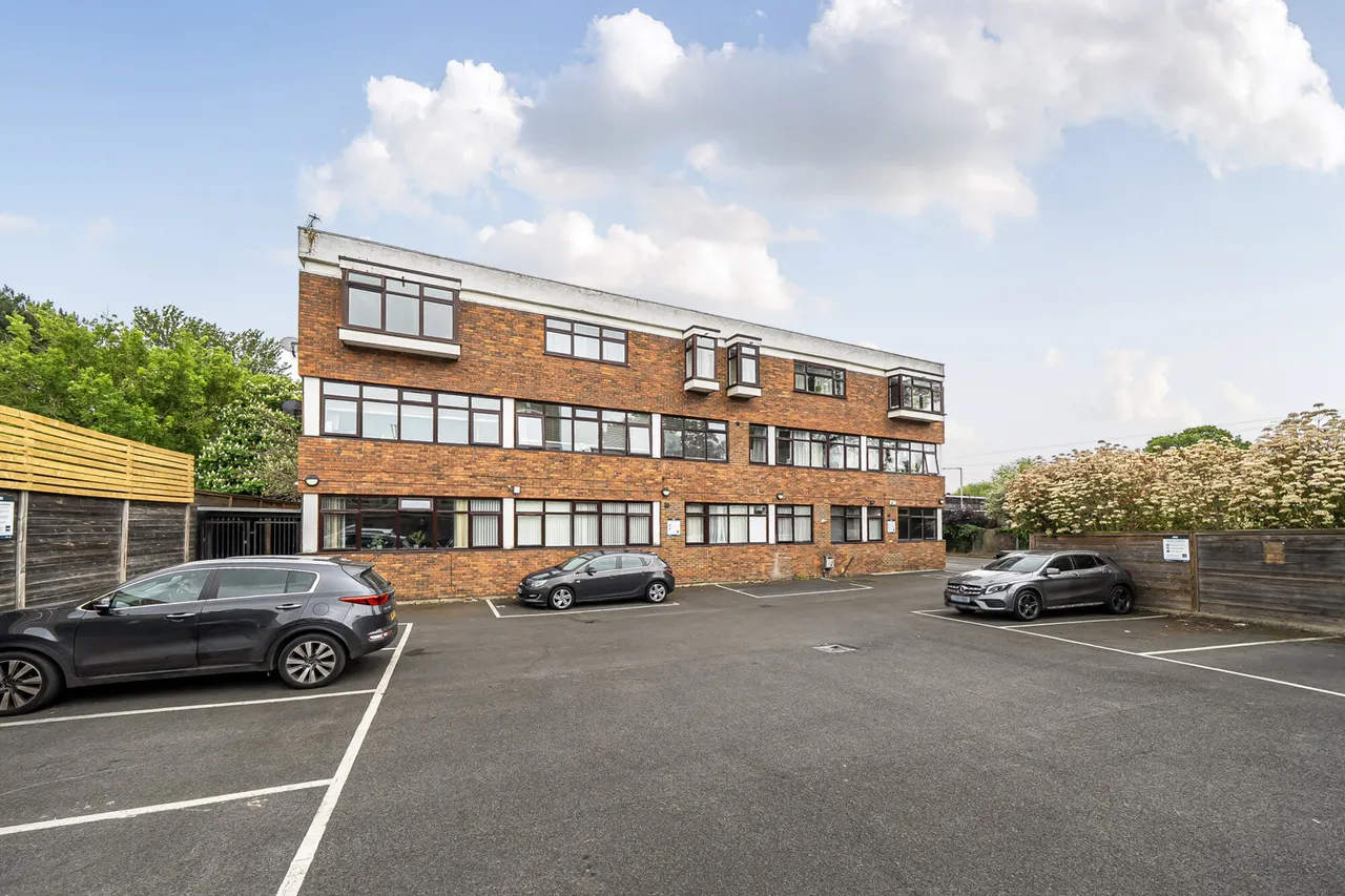 Breakspear Road, HA4, photo 17