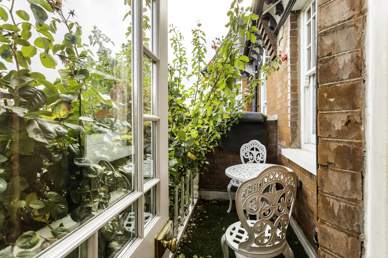 Hamilton Road, London, NW10, photo 15
