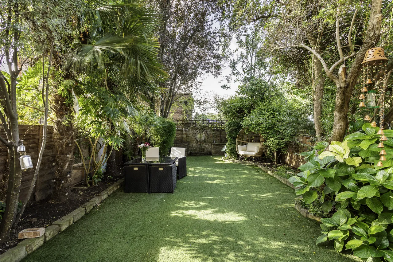Hamilton Road, London, NW10, photo 10
