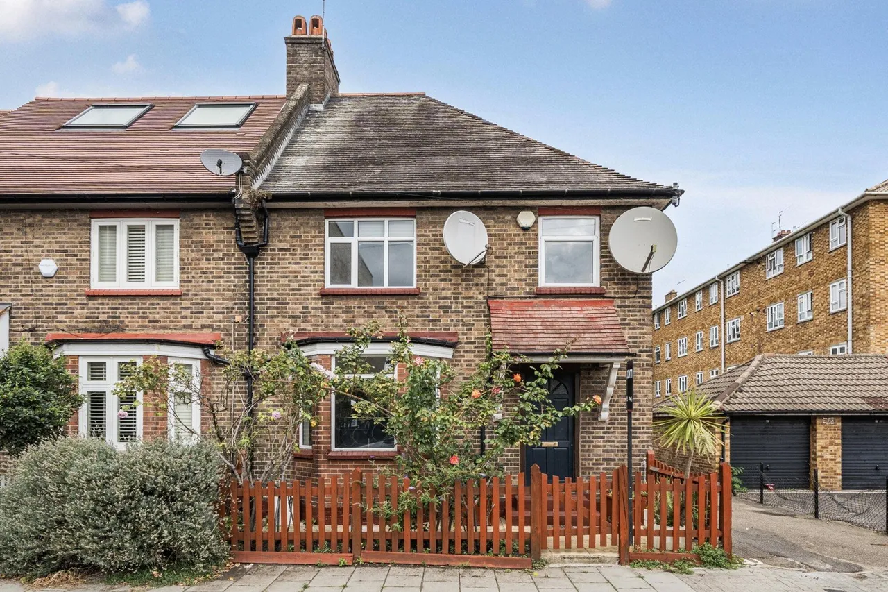 3 bed house for sale — Cancell Road, SW9