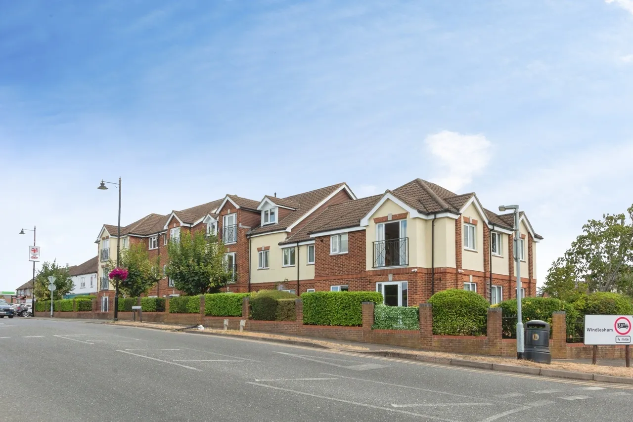 Broadway Road, Lightwater, GU18, photo 14