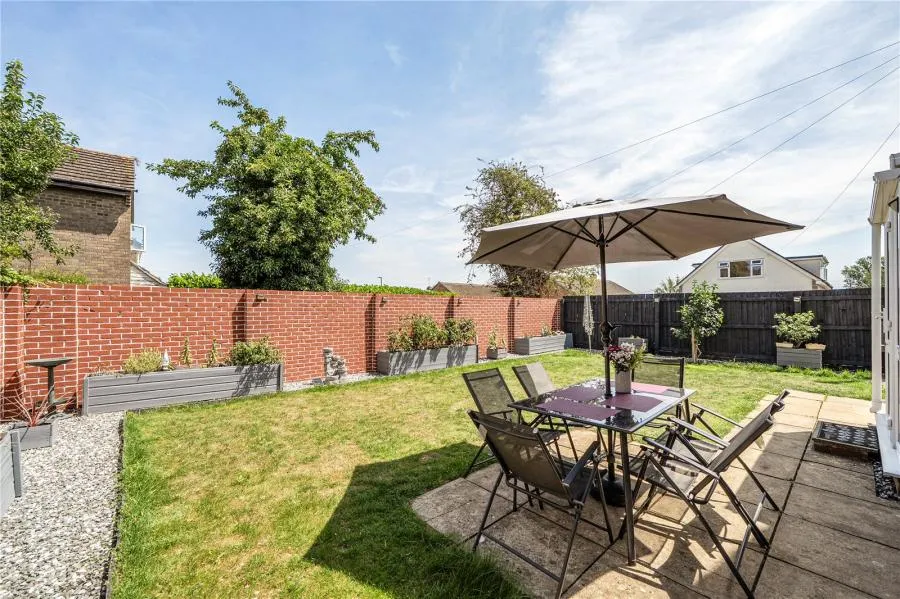 Butlers Drive, Carterton, OX18, photo 3
