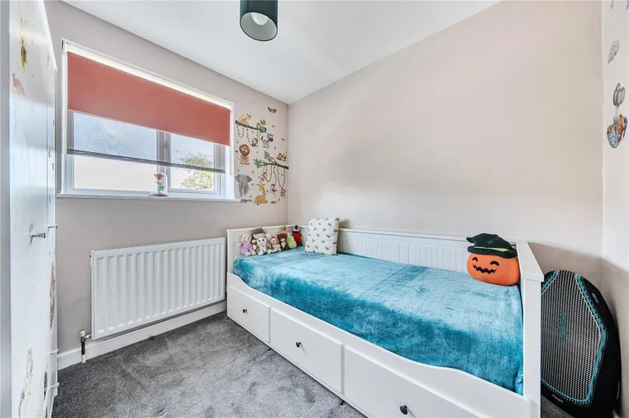 Butlers Drive, Carterton, OX18, photo 12