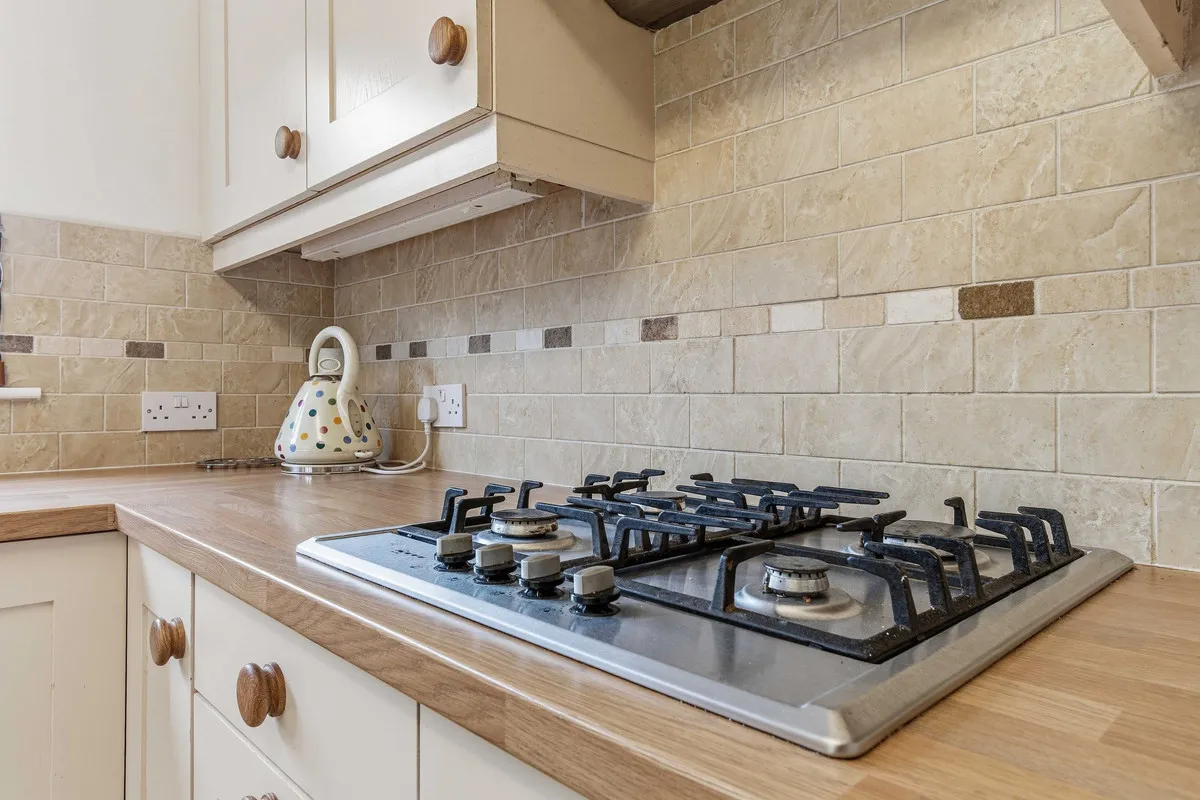 Irchester Road, Rushden, NN10, photo 9