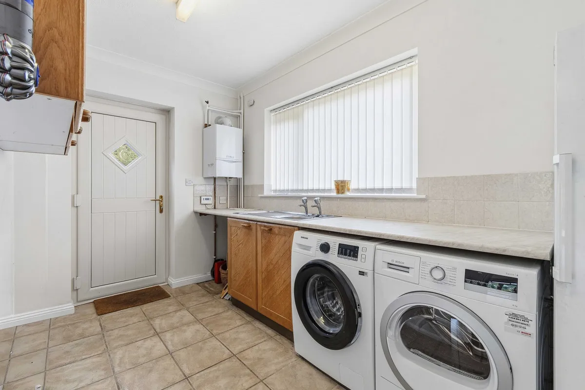 Irchester Road, Rushden, NN10, photo 12