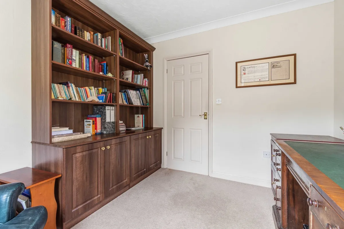 Irchester Road, Rushden, NN10, photo 31