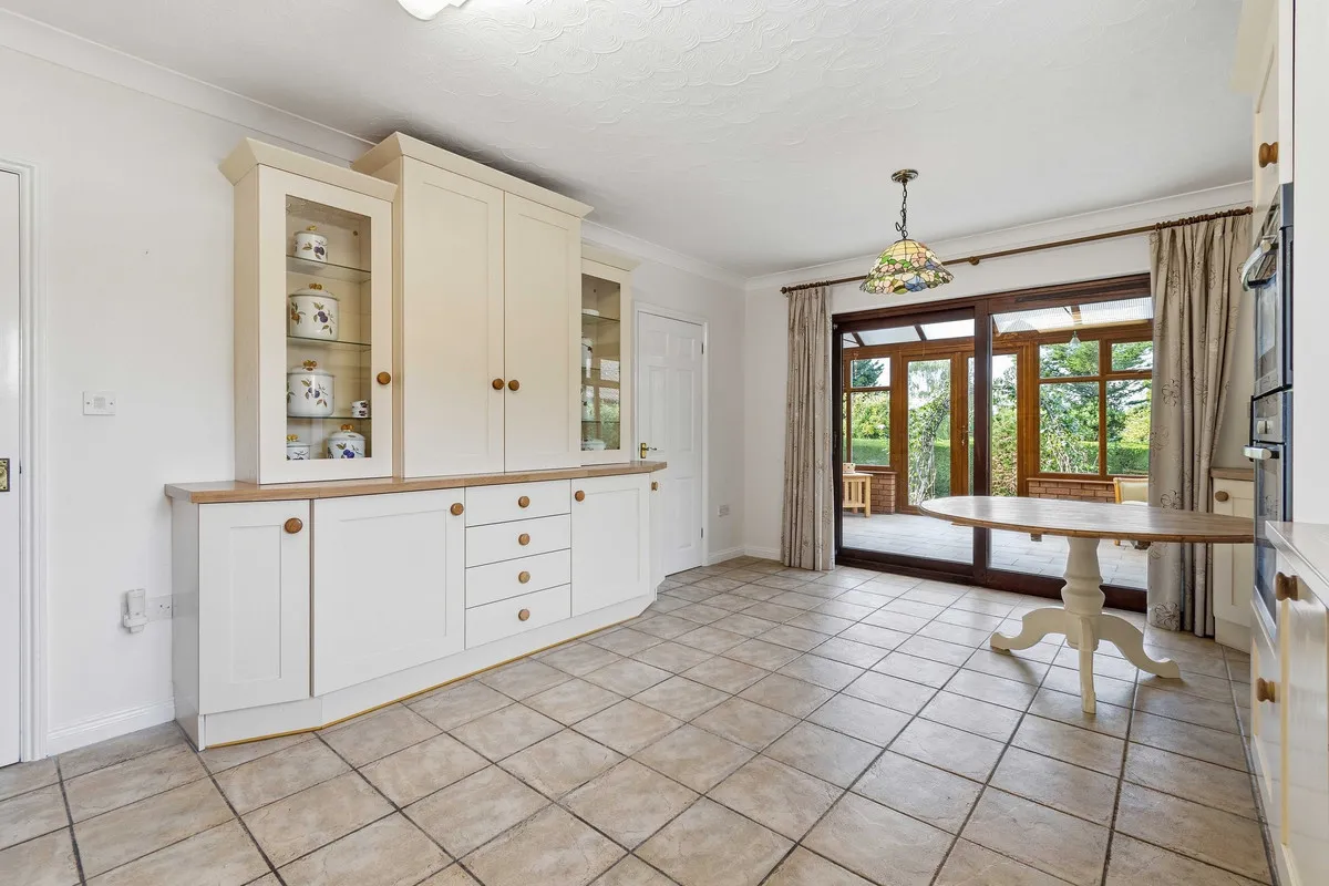 Irchester Road, Rushden, NN10, photo 11