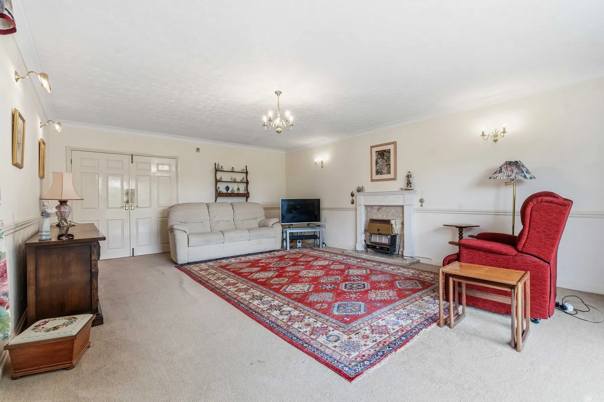 Irchester Road, Rushden, NN10, photo 4