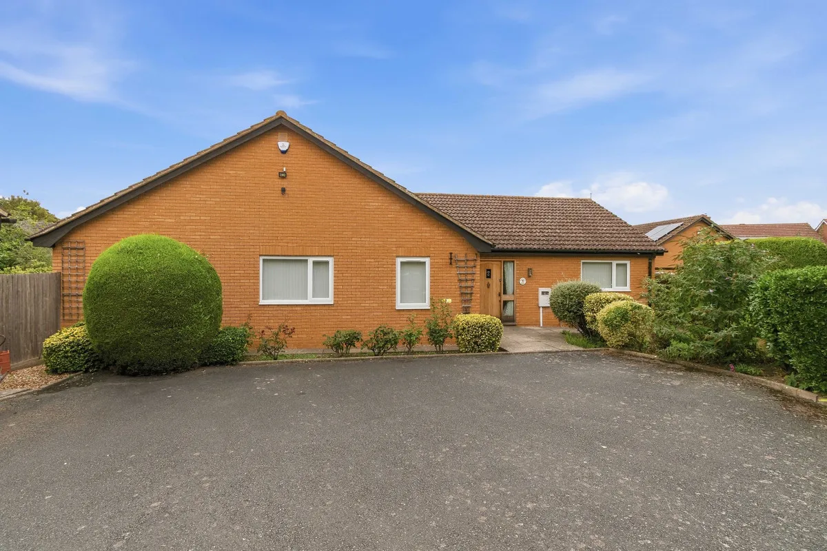 Irchester Road, Rushden, NN10, photo 41