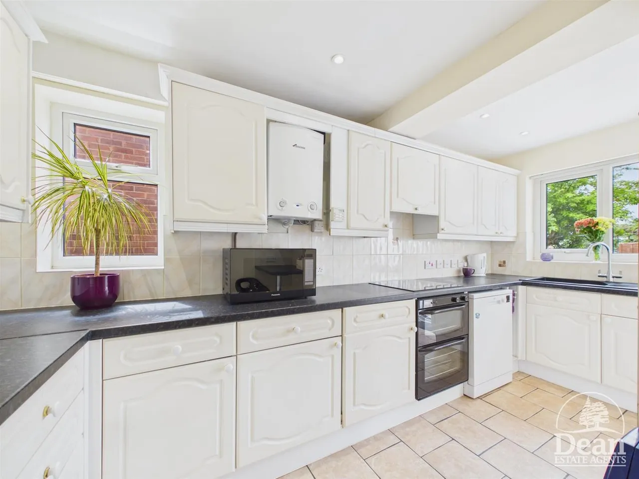 Ash Close, Lydney, photo 2