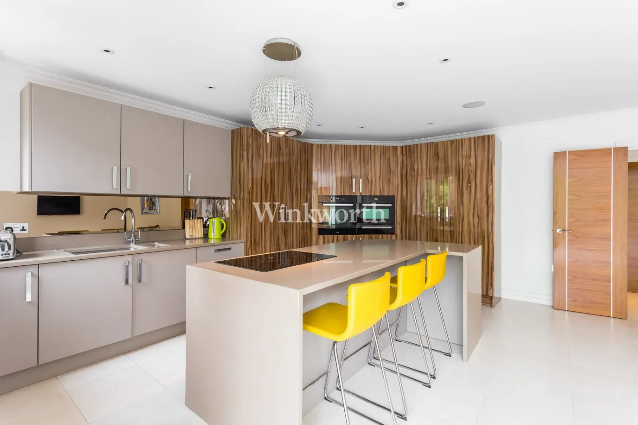 Bayview House, 20 Uplands Park Road, Enfield, EN2, photo 3