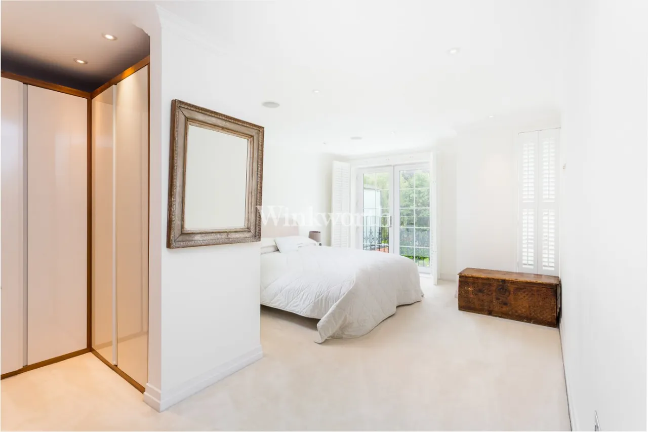 Bayview House, 20 Uplands Park Road, Enfield, EN2, photo 5