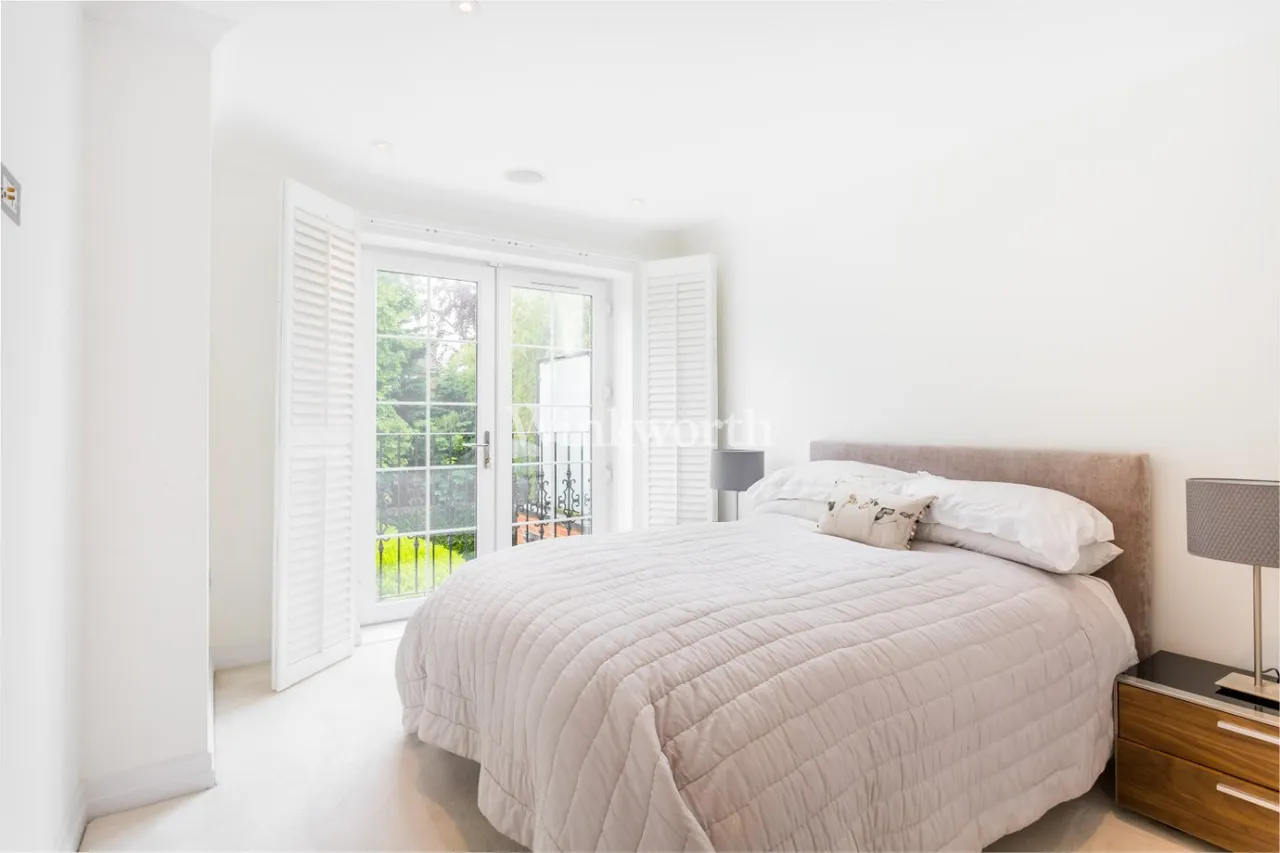 Bayview House, 20 Uplands Park Road, Enfield, EN2, photo 9