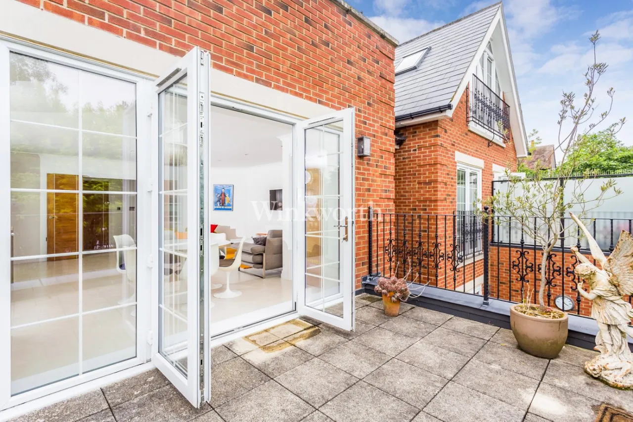 Bayview House, 20 Uplands Park Road, Enfield, EN2, photo 11