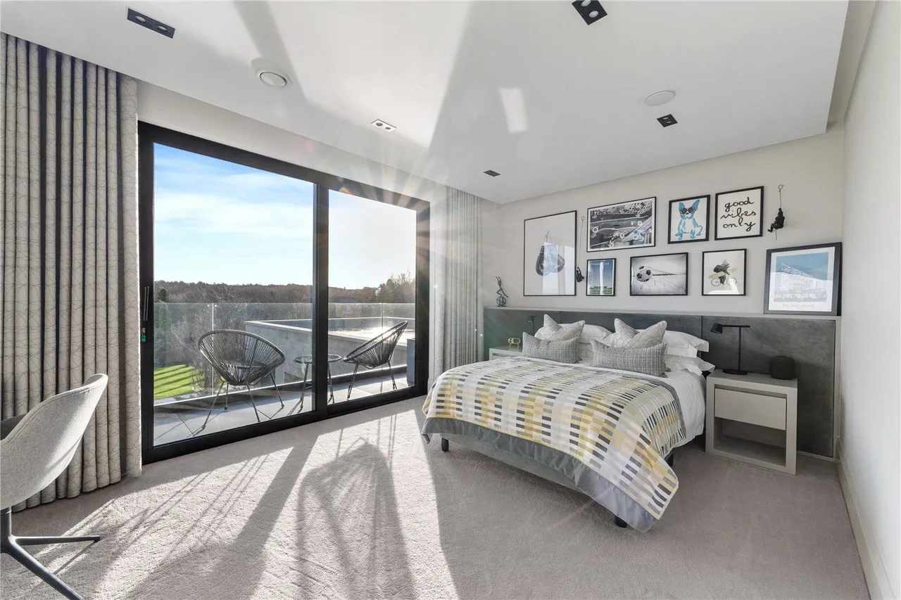 Briestfield Road, Briestfield, WF12, photo 15