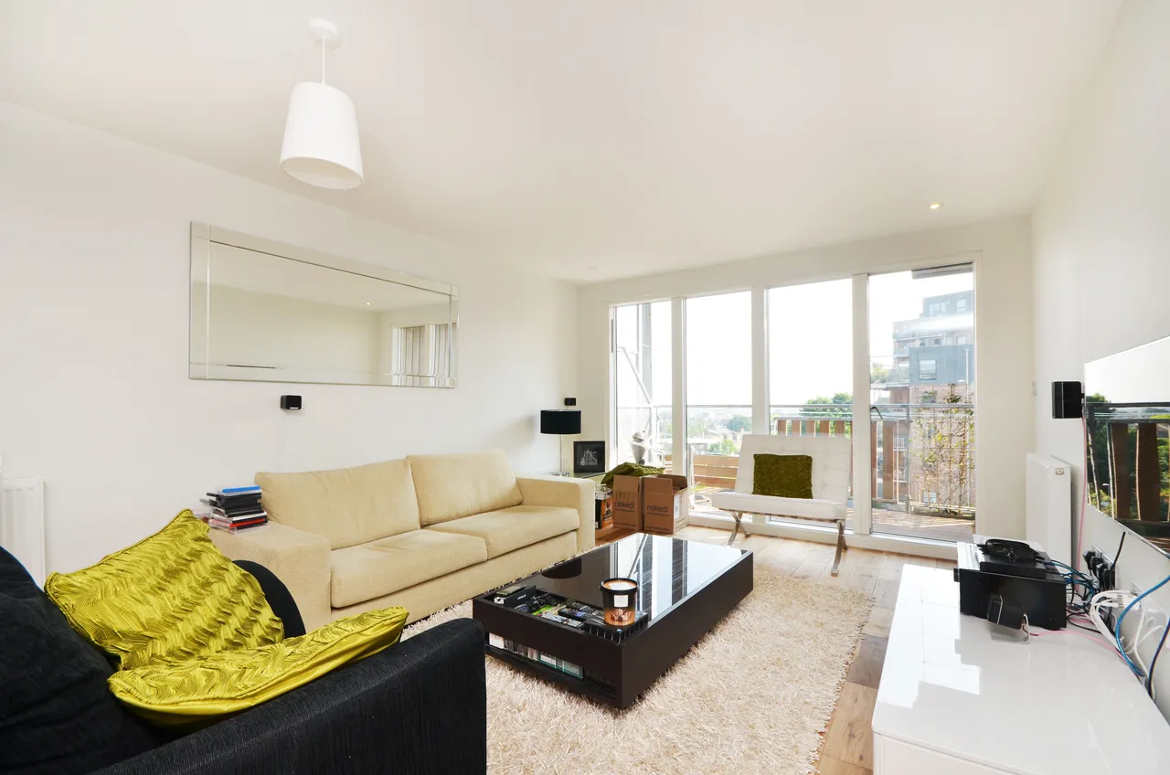 172 Seren Park Gardens, London, photo 4