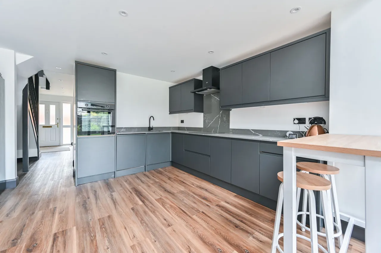 87 Ruston Road, London, photo 2