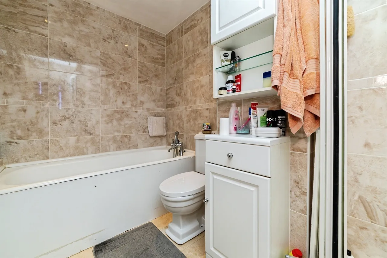 York Road, Stevenage, SG1, photo 9