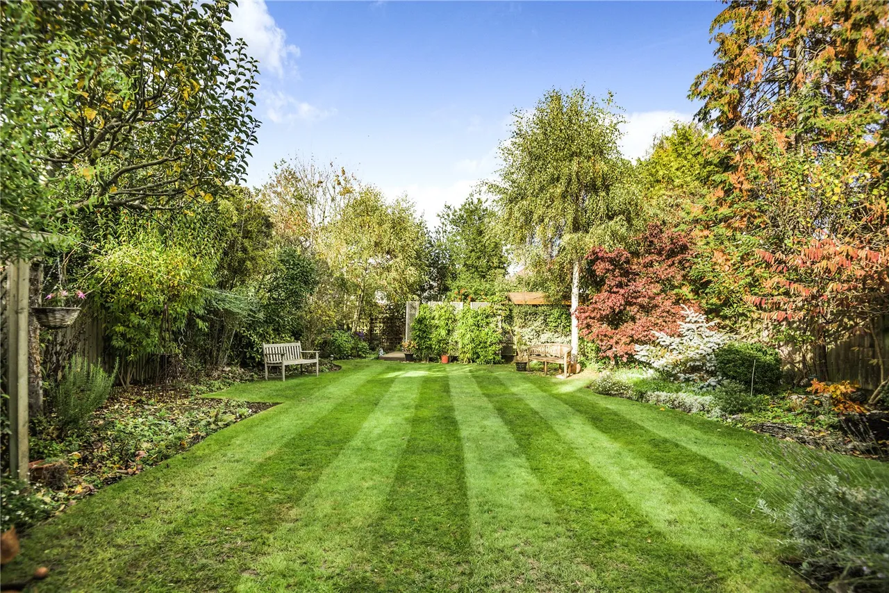 Acacia Road, Hampton, TW12 3DS, photo 15