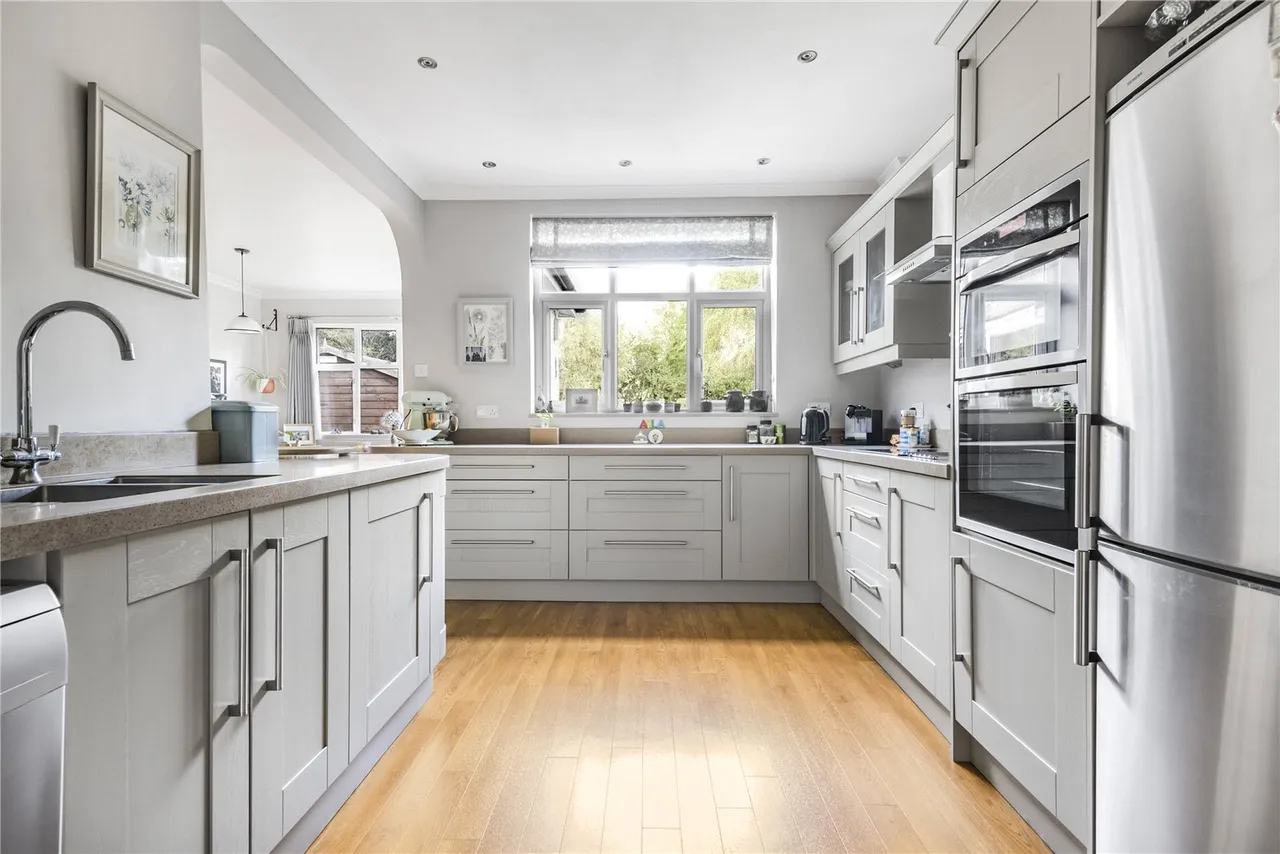 Acacia Road, Hampton, TW12 3DS, photo 6