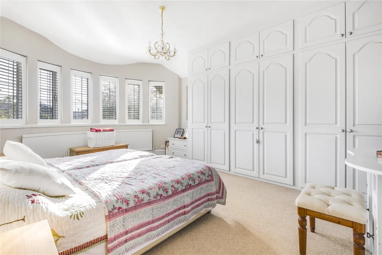 Acacia Road, Hampton, TW12 3DS, photo 8