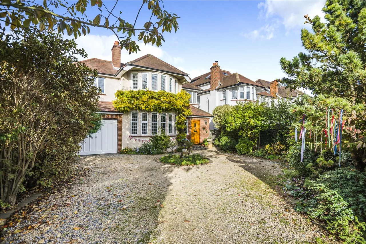 Acacia Road, Hampton, TW12 3DS, photo 2