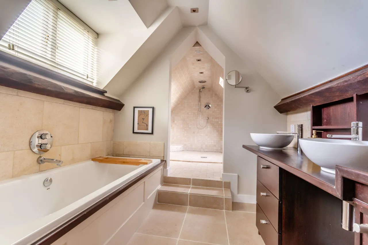 Vicarage Lane, Long Compton, Shipston-on-Stour, Warwickshire, CV36 5LH, photo 8