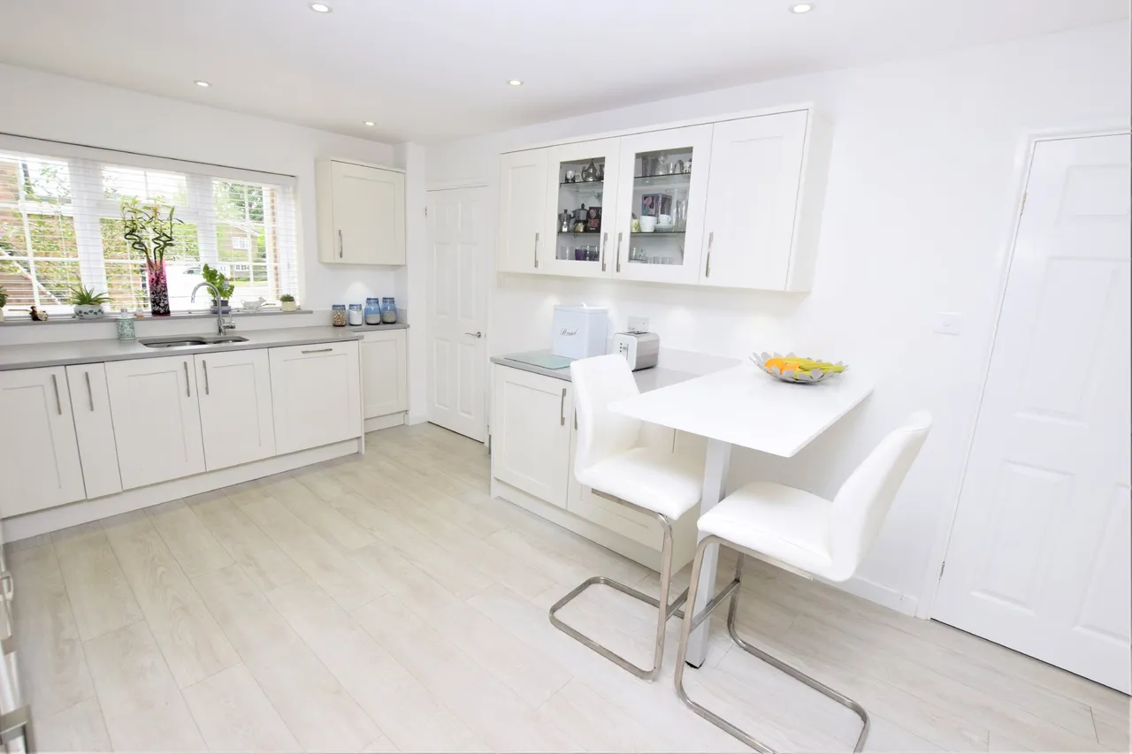 Woodlands Close, Hawley, Surrey, GU17 9HZ, photo 10