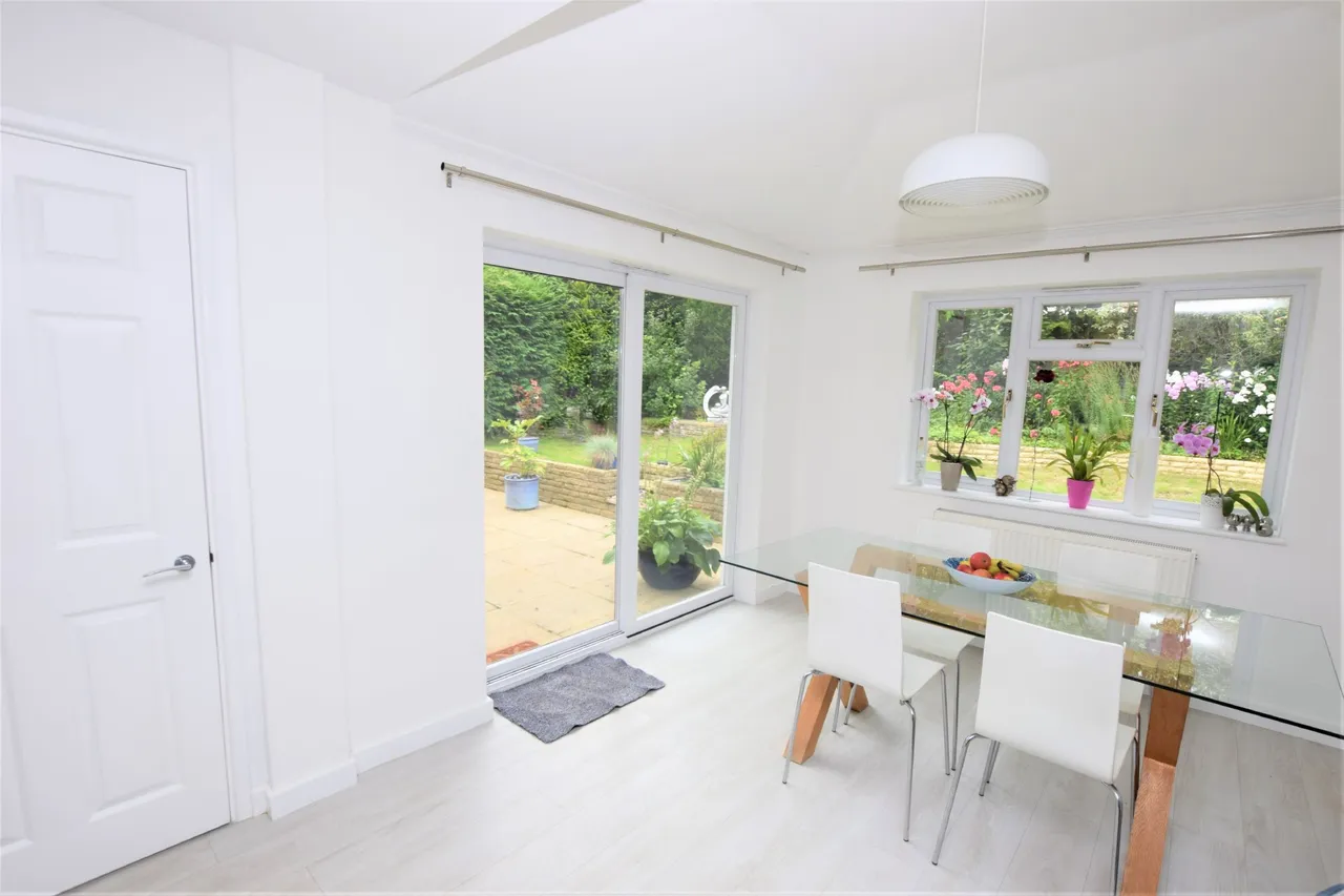 Woodlands Close, Hawley, Surrey, GU17 9HZ, photo 9