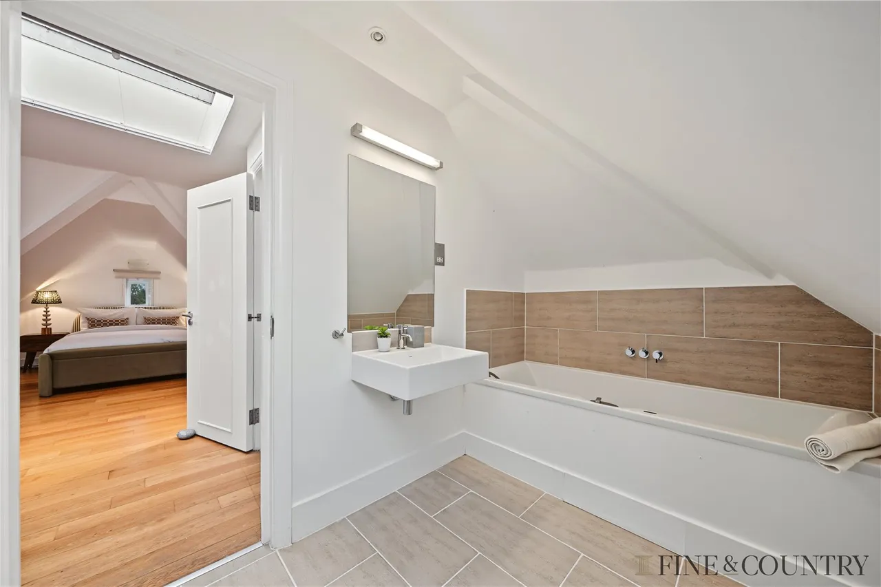Lydford Road, London, photo 23